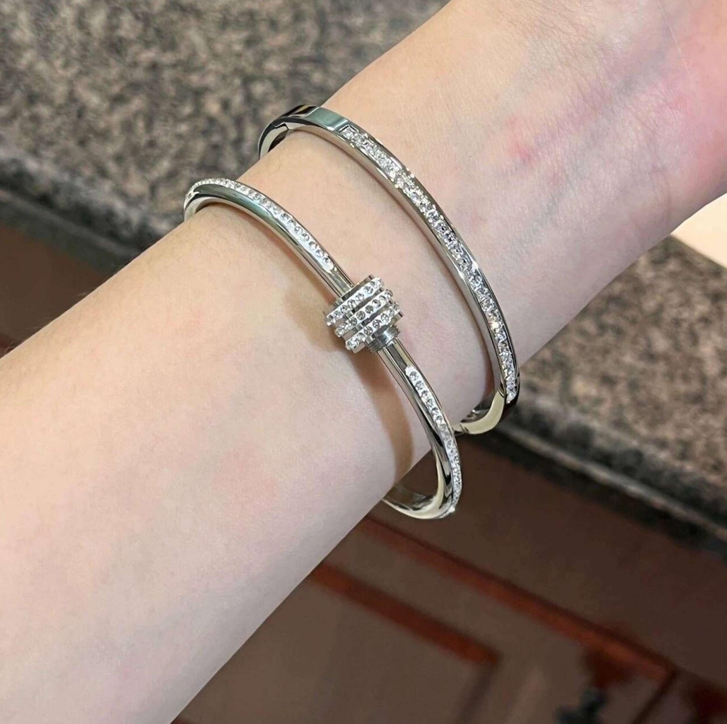 🔥5-Piece Premium Alloy Bracelet Set | Fashionable Timeless Design