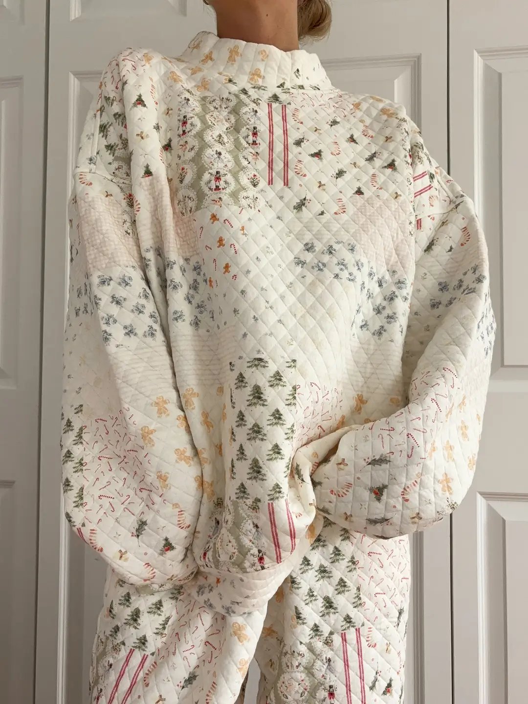 🎅Christmas Bestseller!  ❄️🧣Christmas Holiday Quilted Mockneck Sweatshirt Set(✨Same as in the video)