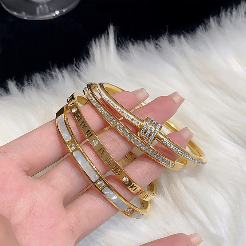 🔥5-Piece Premium Alloy Bracelet Set | Fashionable Timeless Design