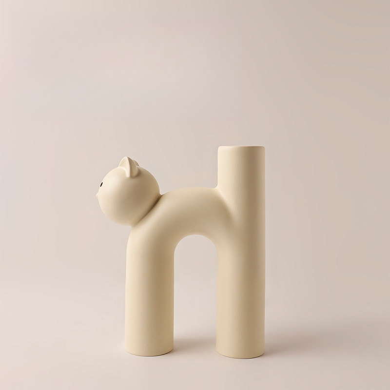 Tube Cat Flower Vase - Matte Vanilla Ice
